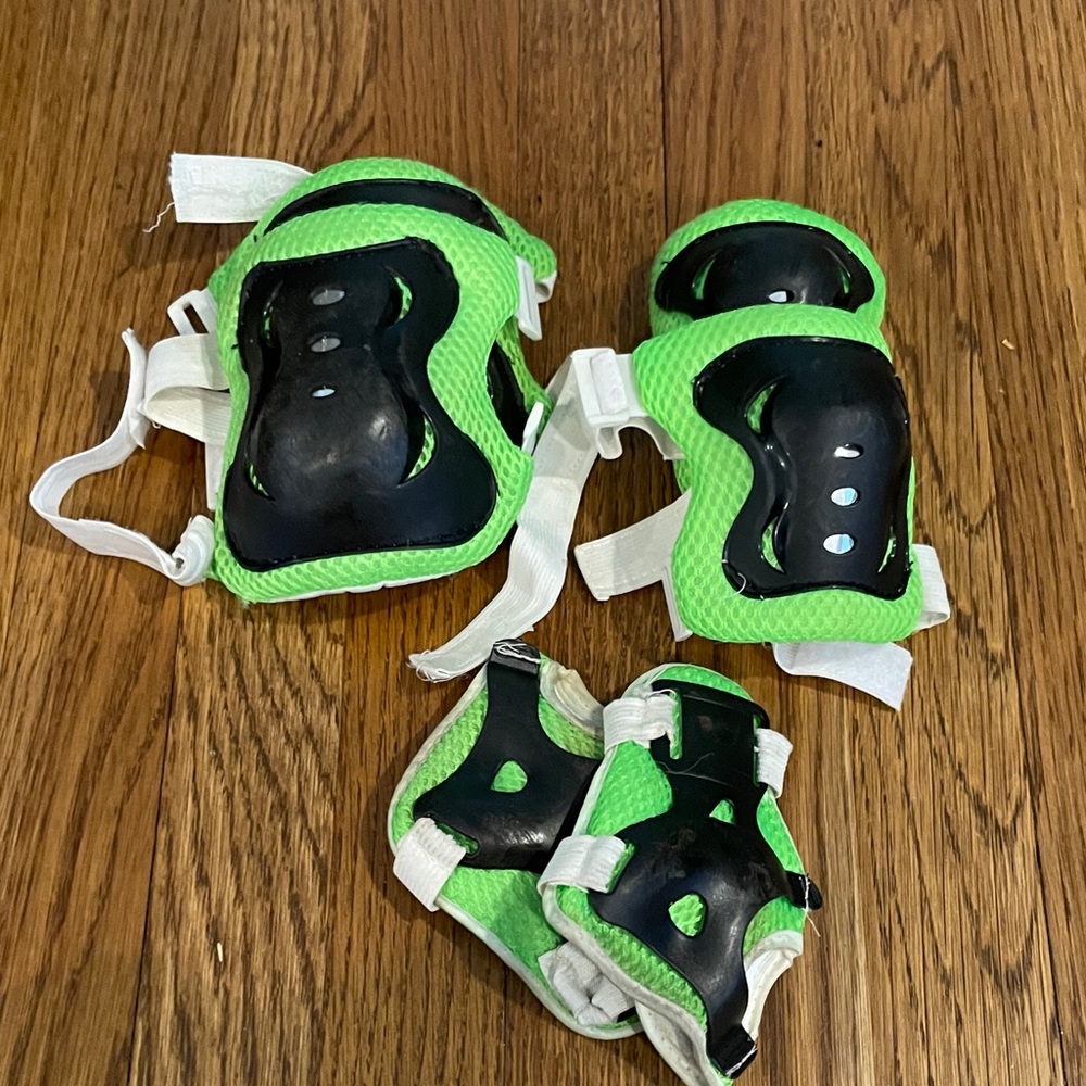 Green and Black Protective Gear Set